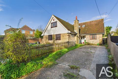 5 bedroom detached house for sale, Church Road, Catsfield, TN33