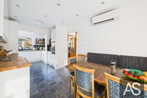 5 bedroom detached house for sale, Church Road, Catsfield, TN33