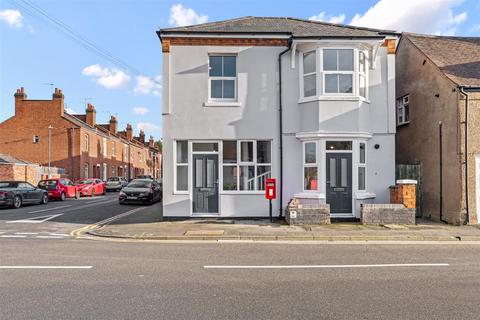 2 bedroom end of terrace house for sale, Old Milverton Road, Leamington Spa