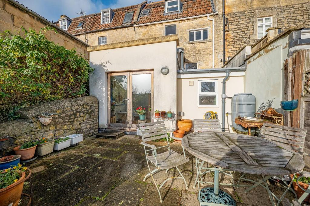 Garden rear shot.jpg