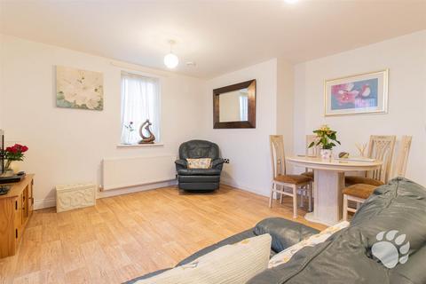 2 bedroom flat for sale, Herschell Court, Basildon SS14