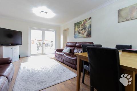 3 bedroom end of terrace house for sale, Queens Road, Basildon SS15
