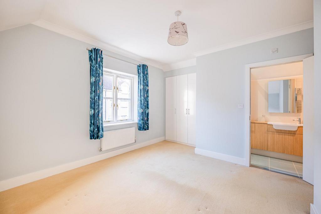 Bedroom 1 and ensuite.jpg