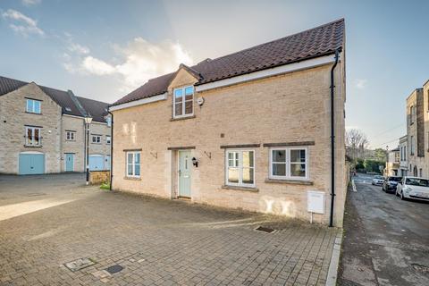 Devonshire Mews, Devonshire Buildings, Bath BA2