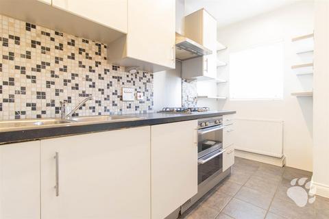 2 bedroom end of terrace house for sale, Montgomery Drive, Basildon SS14