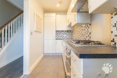 2 bedroom end of terrace house for sale, Montgomery Drive, Basildon SS14