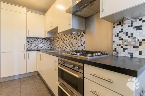 2 bedroom end of terrace house for sale, Montgomery Drive, Basildon SS14