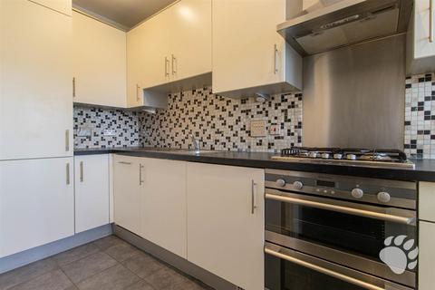 2 bedroom end of terrace house for sale, Montgomery Drive, Basildon SS14