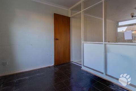 3 bedroom terraced house for sale, Honeypot Lane, Basildon SS14