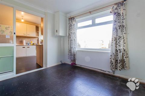 3 bedroom terraced house for sale, Honeypot Lane, Basildon SS14