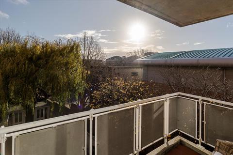 3 bedroom flat for sale, Regent Court, St John's Wood NW8