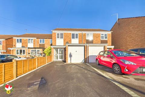 3 bedroom terraced house for sale, Fieldcourt Gardens, Quedgeley, GL2