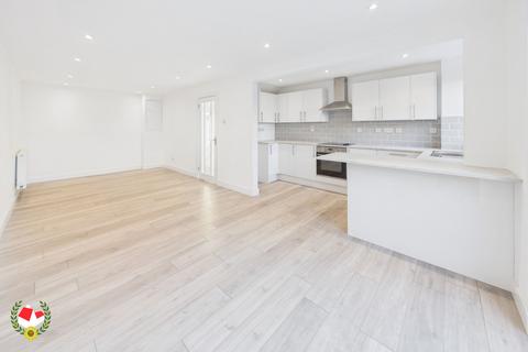 3 bedroom terraced house for sale, Fieldcourt Gardens, Quedgeley, GL2