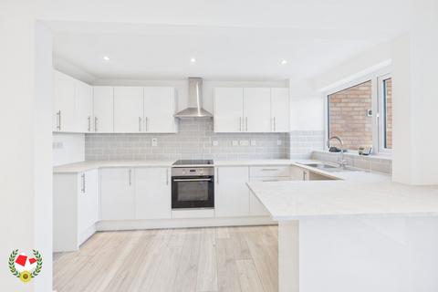 3 bedroom terraced house for sale, Fieldcourt Gardens, Quedgeley, GL2