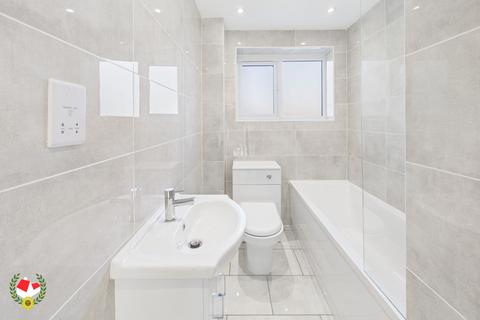 3 bedroom terraced house for sale, Fieldcourt Gardens, Quedgeley, GL2