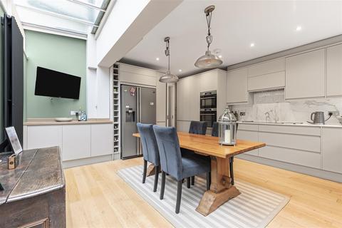 4 bedroom house for sale, Glendarvon Street, Putney, SW15