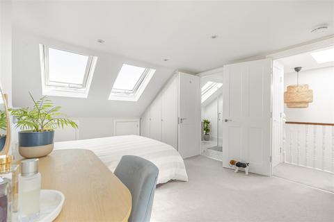 4 bedroom flat for sale, Lower Richmond Road, Putney, SW15
