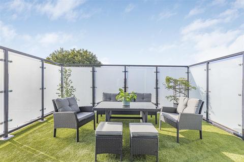 4 bedroom flat for sale, Lower Richmond Road, Putney, SW15