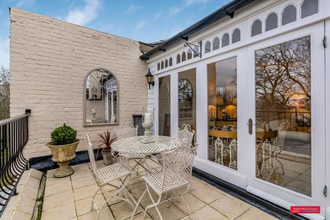 4 bedroom semi-detached house for sale, Kings Avenue, London, N10