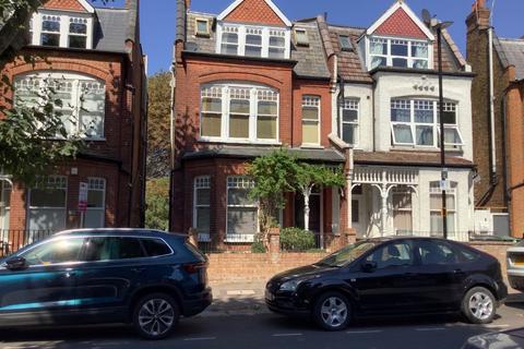 4 bedroom semi-detached house for sale, Kings Avenue, London, N10