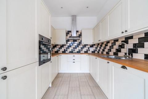 3 bedroom flat for sale, Dukes Avenue, Muswell Hill, London, N10