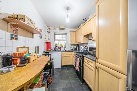 2 bedroom flat for sale, Osier Crescent, London, N10