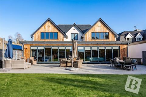 4 bedroom detached house for sale, Church Road, Ramsden Bellhouse, Billericay, Essex, CM11