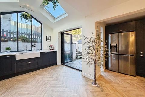 4 bedroom detached house for sale, Staunton Road, Minehead TA24