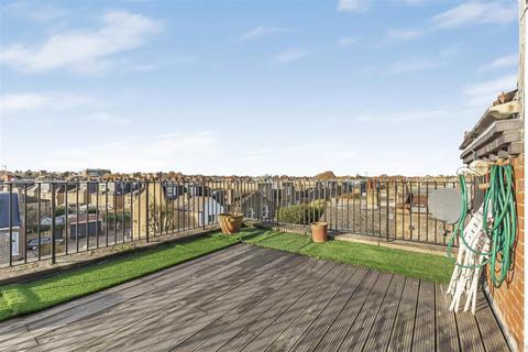 2 bedroom flat for sale, Felsham Road, Putney SW15