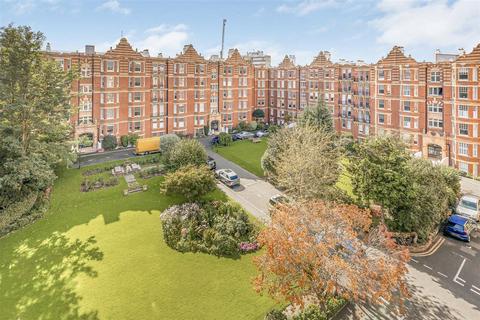3 bedroom flat for sale, Kenilworth Court, Putney, SW15
