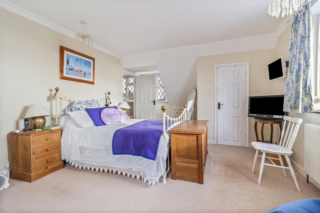 5 Parklands Ave New-006.JPG