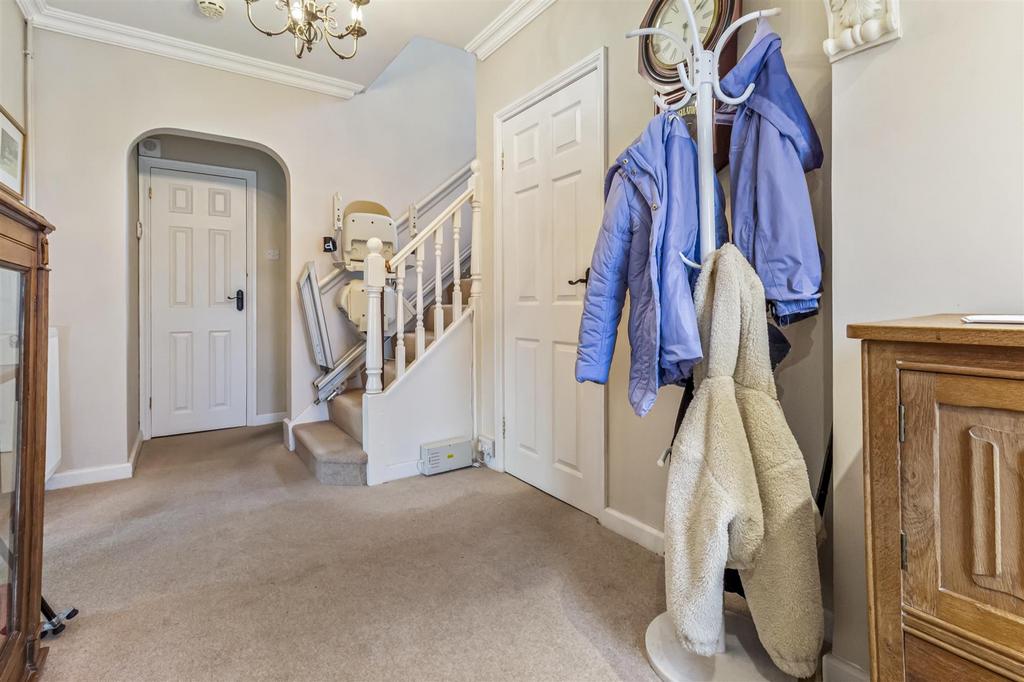 5 Parklands Ave New-010.JPG