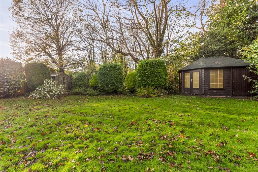 5 Parklands Ave New-025.JPG