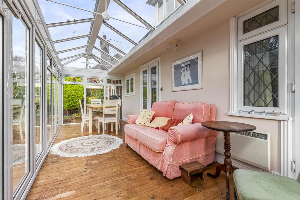 5 Parklands Ave New-017.JPG