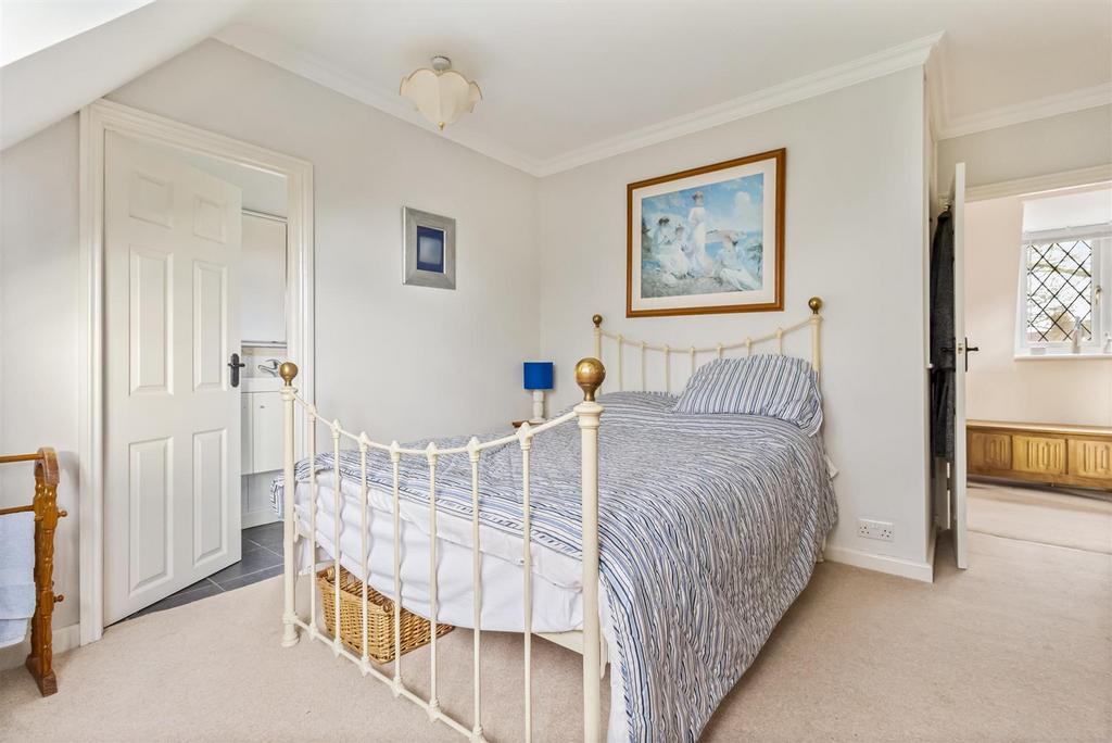 5 Parklands Ave New-002.JPG