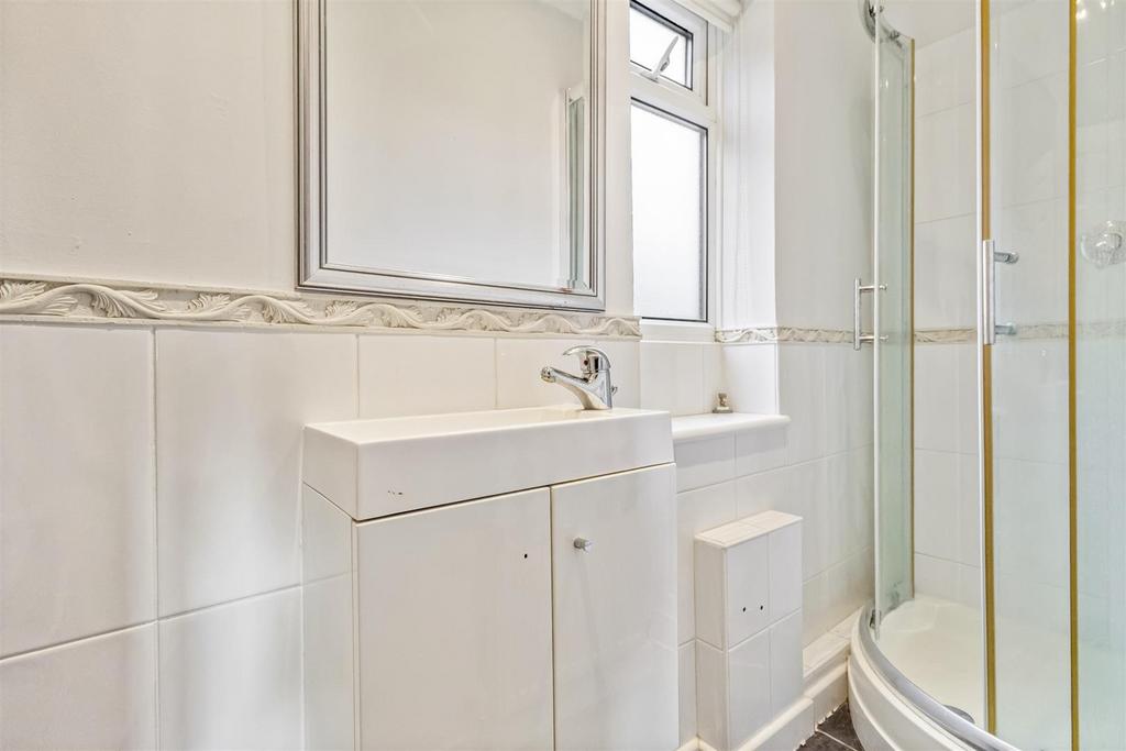 5 Parklands Ave New-003.JPG