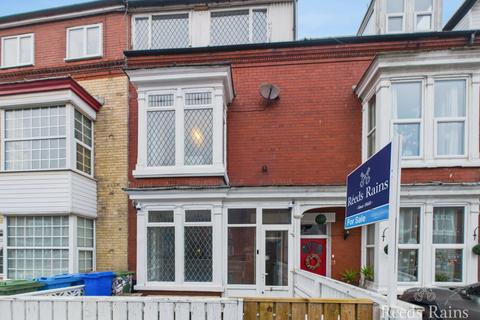 7 bedroom terraced house for sale, Horsforth Avenue, East Yorkshire YO15