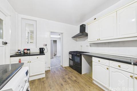 7 bedroom terraced house for sale, Horsforth Avenue, East Yorkshire YO15