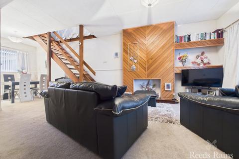 3 bedroom end of terrace house for sale, Front Street North, Durham DH6
