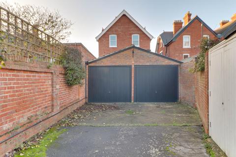 4 bedroom semi-detached house for sale, Selsey Avenue, Southsea