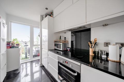 2 bedroom apartment for sale, Observer Close, Colindale, NW9