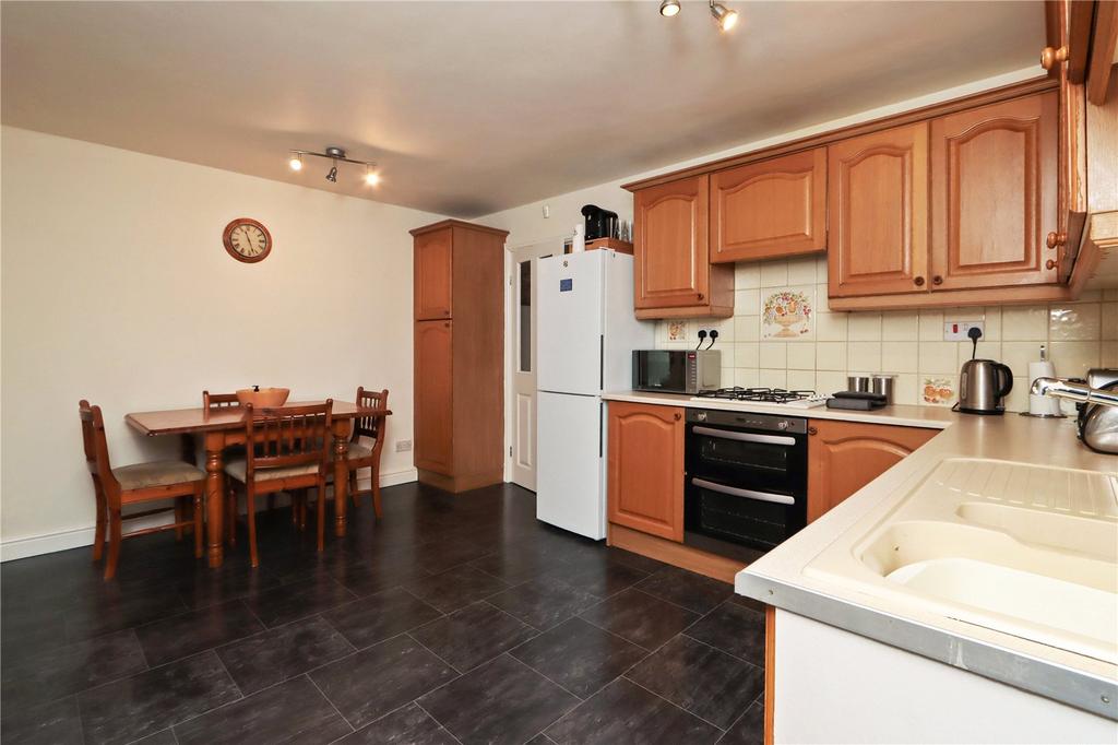 Kitchen Diner Pic 2