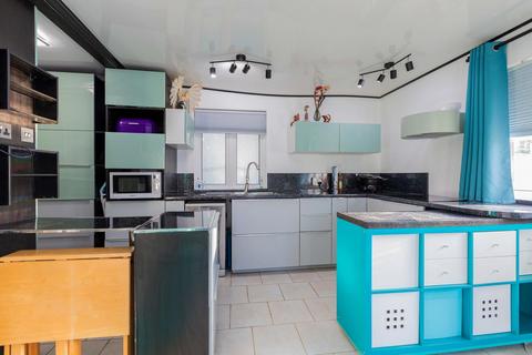 undefined, Islet Road, Maidenhead SL6