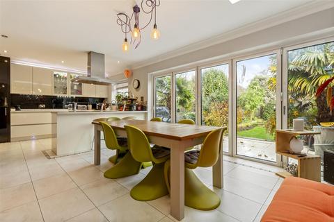 4 bedroom semi-detached house for sale, Offington Avenue, Worthing