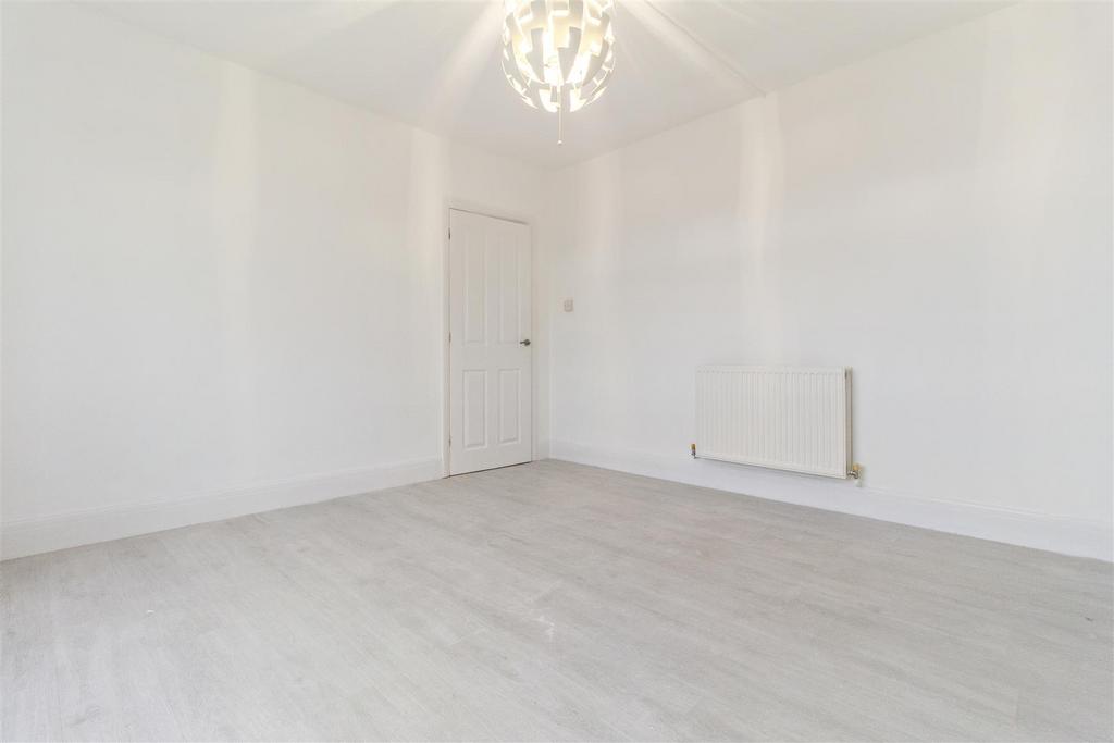 4. 91 Stamner Court-003.JPG