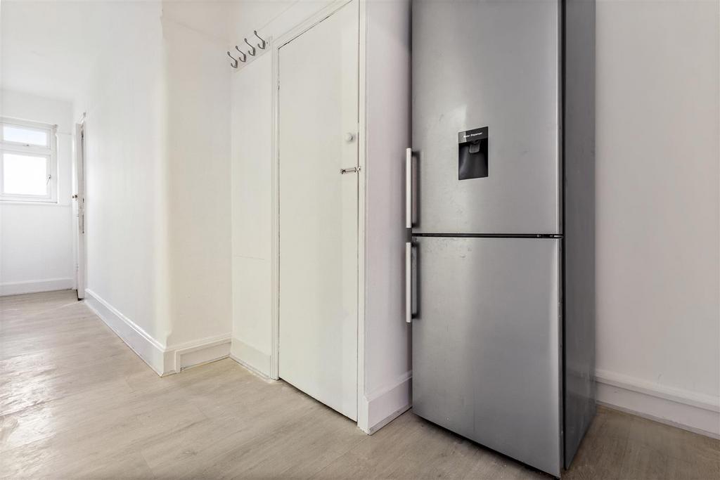4. 91 Stamner Court-008.JPG