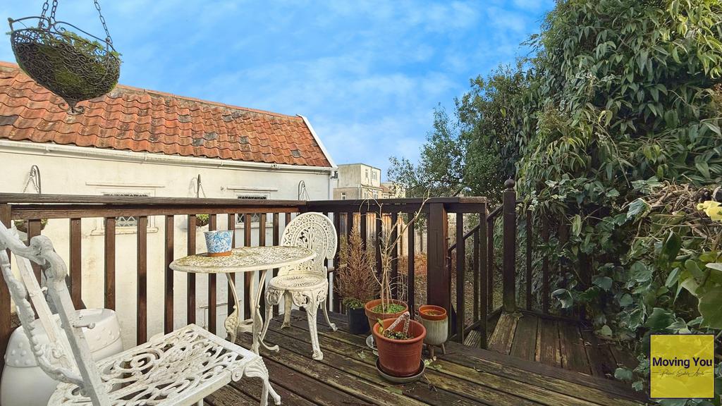 Balcony decking area