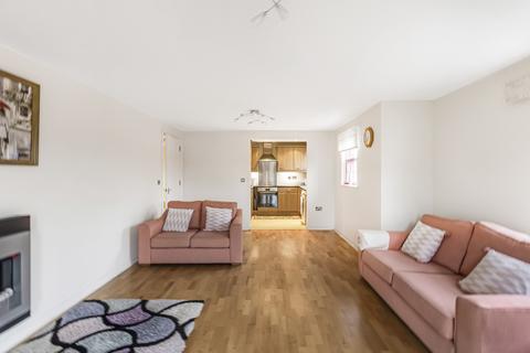 2 bedroom flat for sale, Merrifield Court, Welwyn Garden City, Hertfordshire, AL7