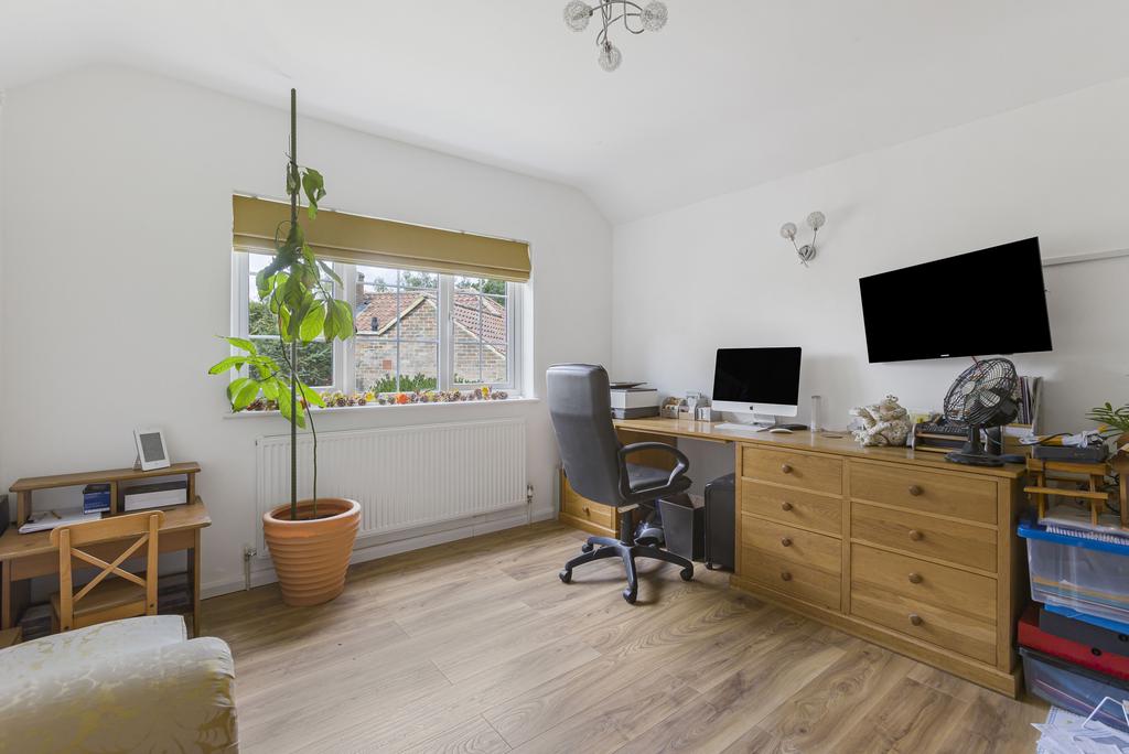 Bedroom 3/Study