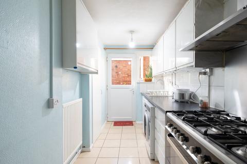 4 bedroom end of terrace house for sale, Leete Road, Cambridge, CB1